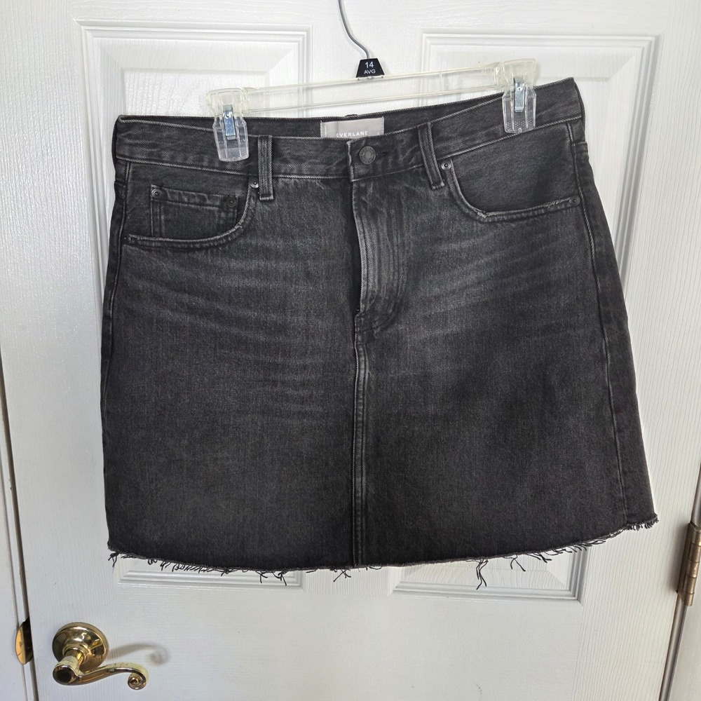 Everlane The Denim Skirt Washed Black Cotton Raw Hem Mini Skirt Size 31 RN139393